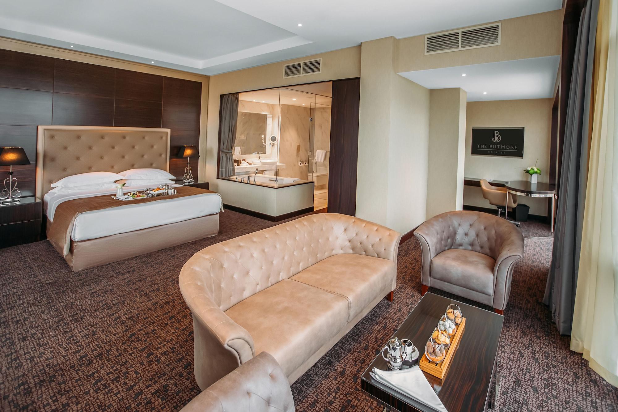 The Biltmore Tbilisi Hotel Exterior foto Suite