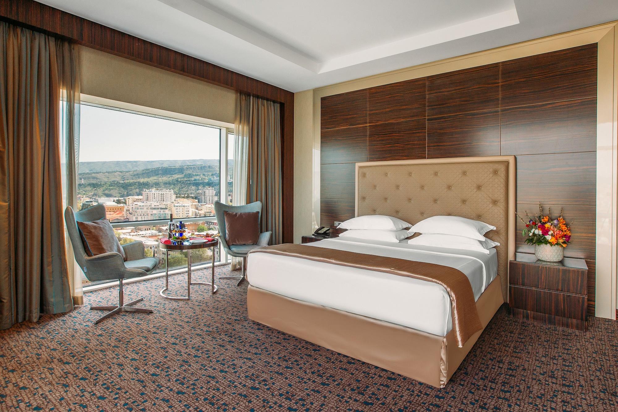 The Biltmore Tbilisi Hotel Exterior foto Executive Suite