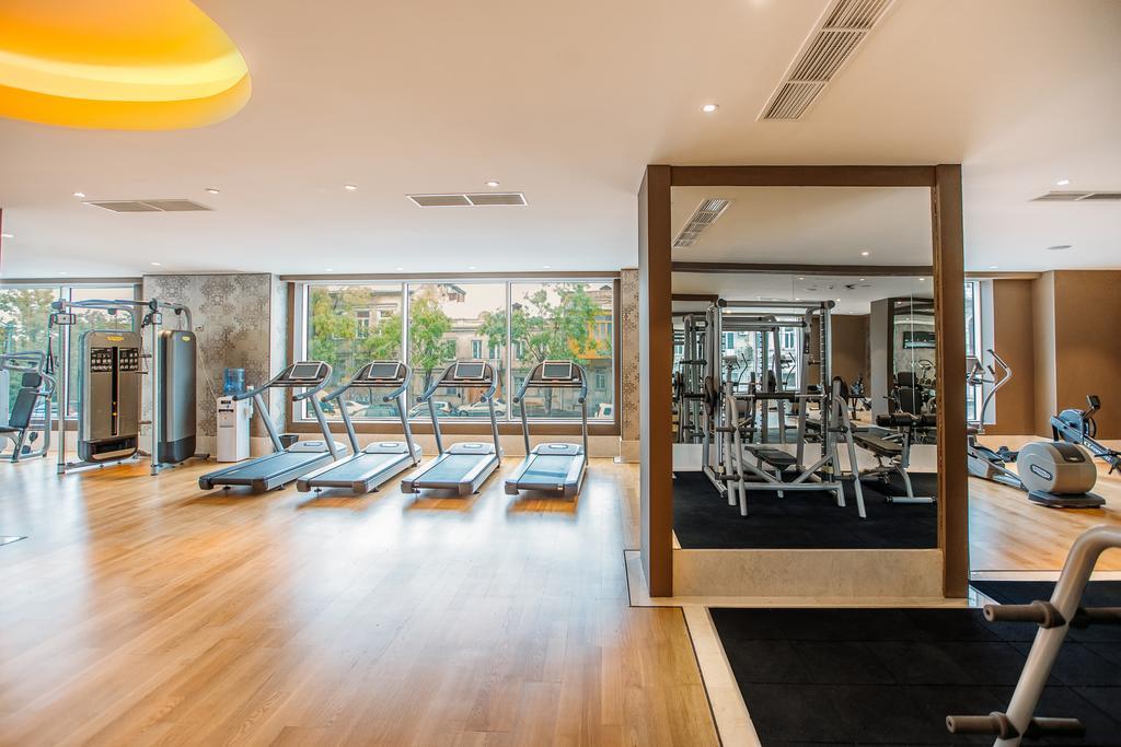 The Biltmore Tbilisi Hotel Exterior foto The gym at the hotel
