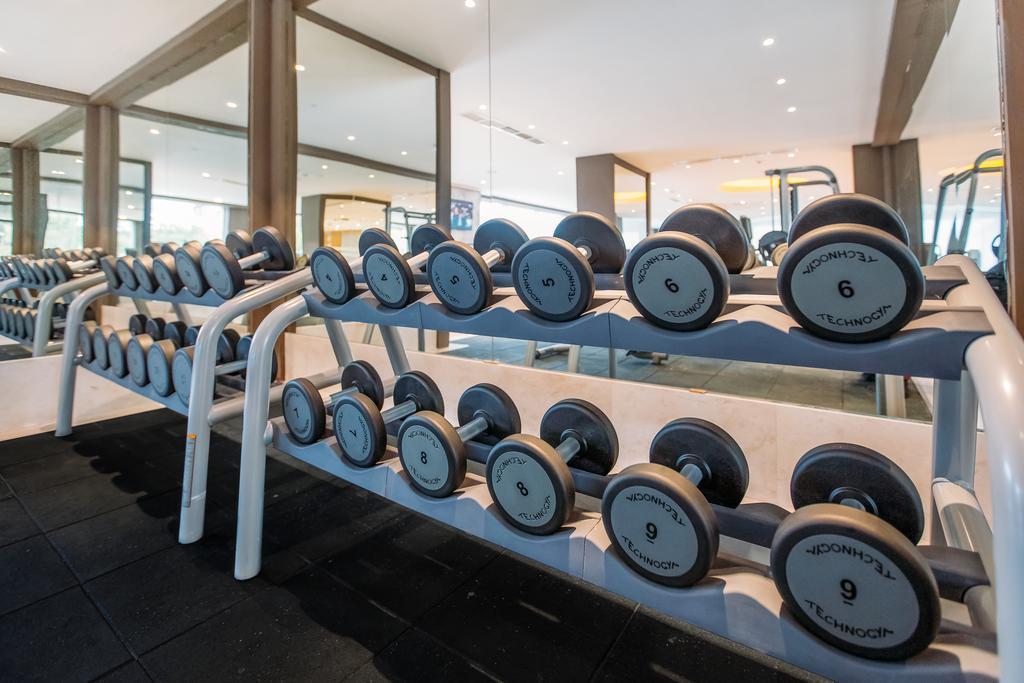 The Biltmore Tbilisi Hotel Exterior foto Dumbbells on a rack
