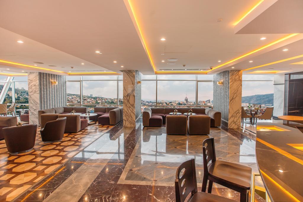 The Biltmore Tbilisi Hotel Exterior foto The lounge at the hotel