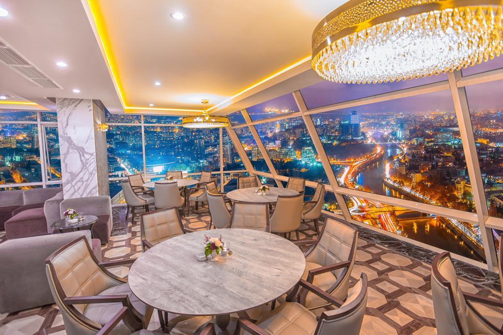 The Biltmore Tbilisi Hotel Exterior foto The 360° Sky Bar
