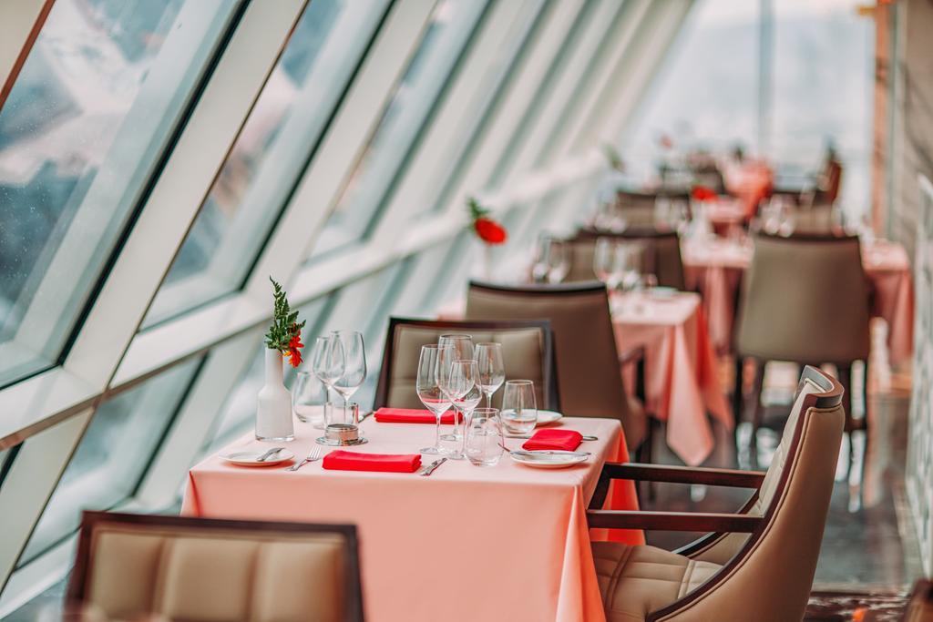 The Biltmore Tbilisi Hotel Exterior foto The restaurant